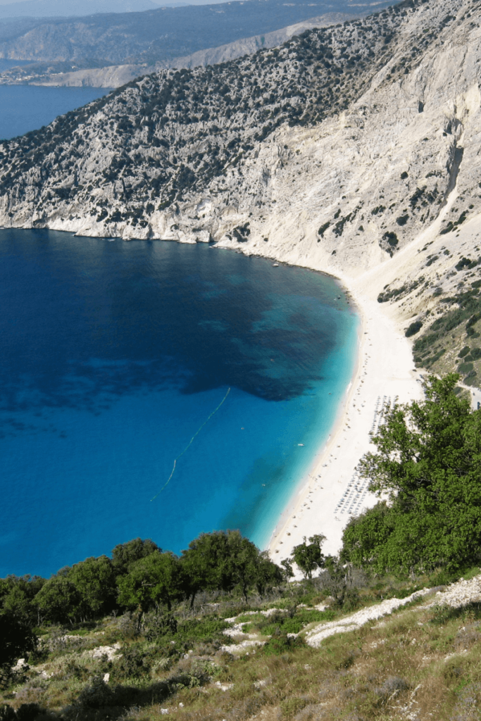 Najpiękniejsza plaża Grecji - Myrtos Beach na Kefalonii - greckiekefi.pl