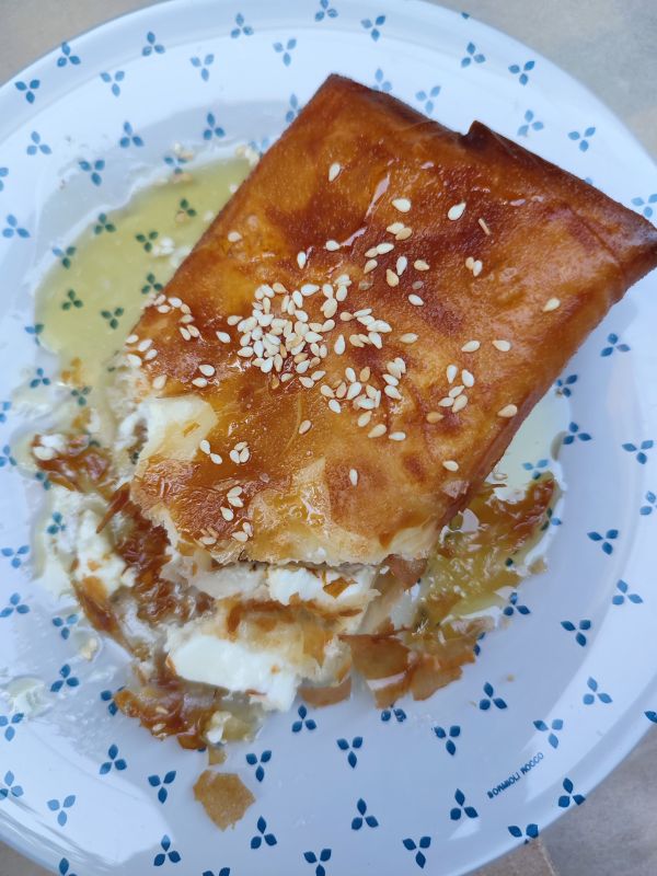 Volos tsipouradiko - tradycyjne greckie mezedes - greckiekefi.pl