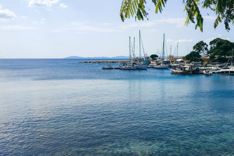 Czarter jachtu ze skipperem i czarter jachtu bez skippera w Grecji - greckiekefi
