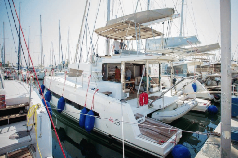 Katamaran Bali 4.3 czarter jachtów Grecja - greckiekefi