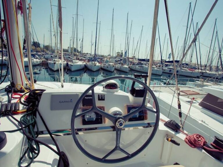 Katamaran Bali 4.0 Alimos - czarter jachtu Grecja