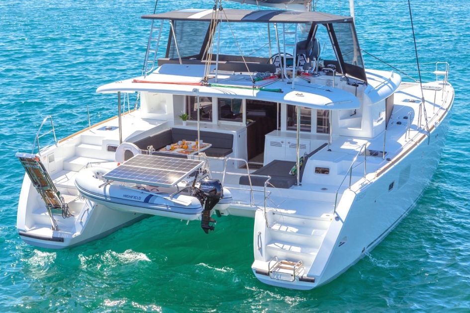 Katamaran Lagoon 450 Flybridge czarter jachtu w Alimos