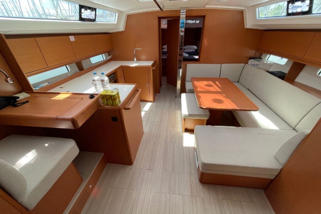 Bavaria C46 czarter jachtu Alimos Grecja