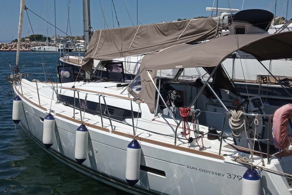 Sun Odyssey 379 czarter jachtu Grecja - greckiekefi