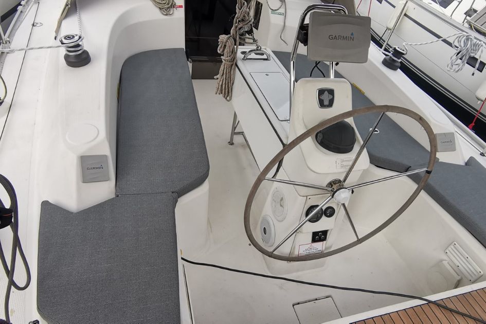 Bavaria Cruiser 33 - czarter jachtu w Grecji