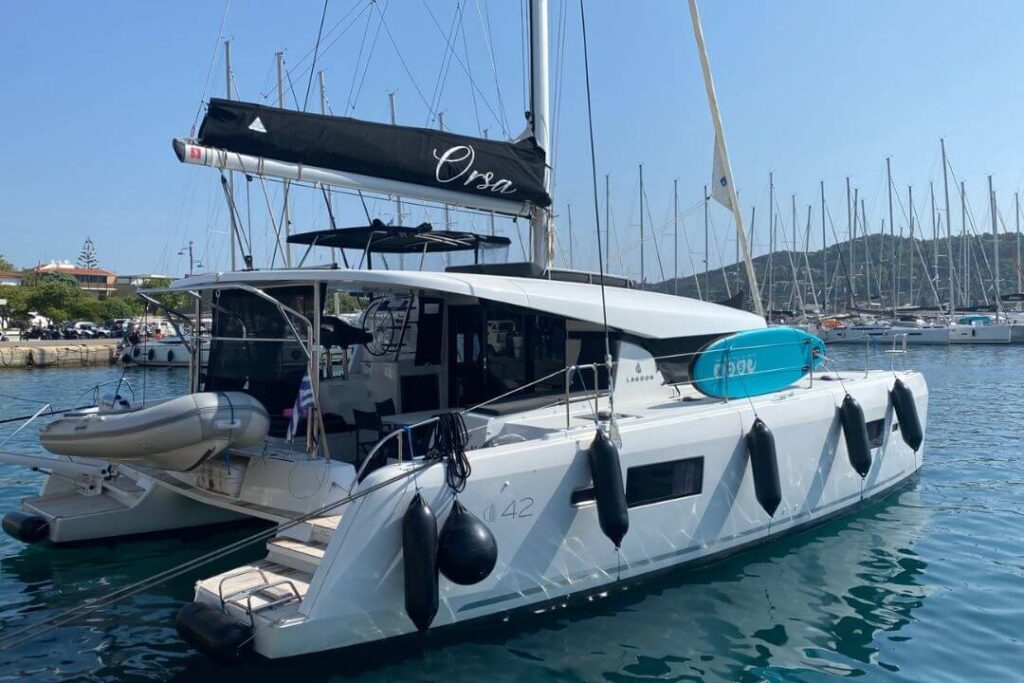 Katamaran Lagoon 42 czarter jachtów Grecja