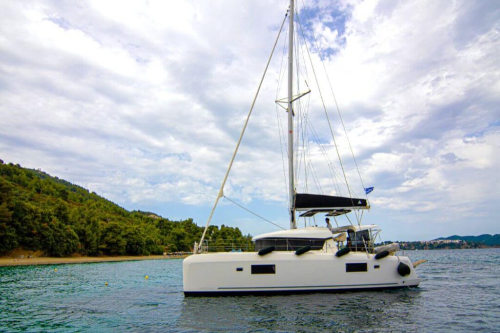 Katamaran Lagoon 42 czarter na Skiathos - Grecja - greckiekefi.pl