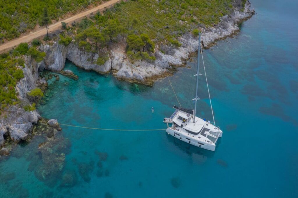 Katamaran Lagoon 46 czarter jachtu w Grecji - greckiekefi.pl