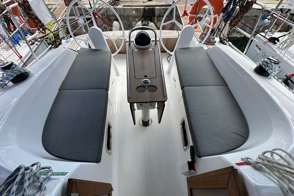 Bavaria Cruiser 34 wynajem jachtu Grecja - greckiekefi.pl