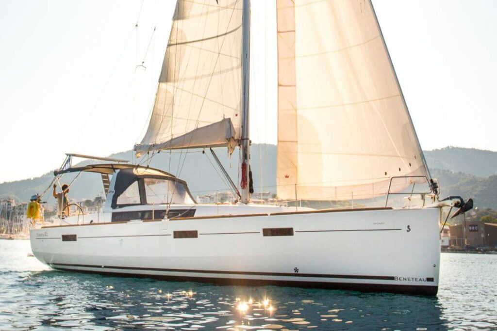 Oceanis 45 czarter jachtu Grecja - greckiekefi.pl