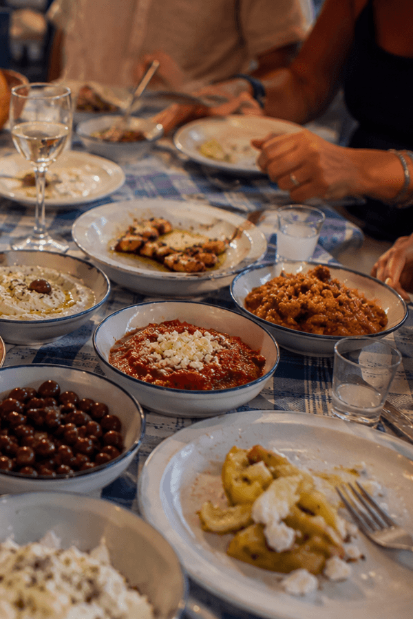 Wino w Grecji zamawia się na kilogramy
