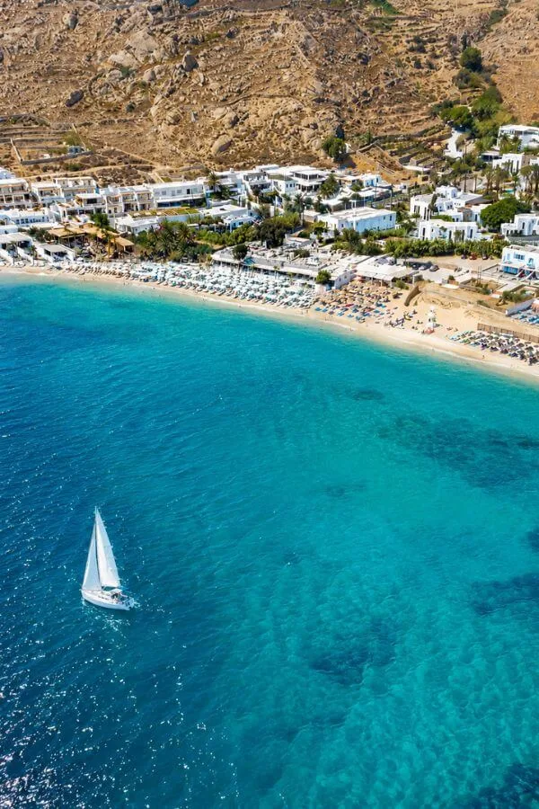 Psarou Beach na Mykonos