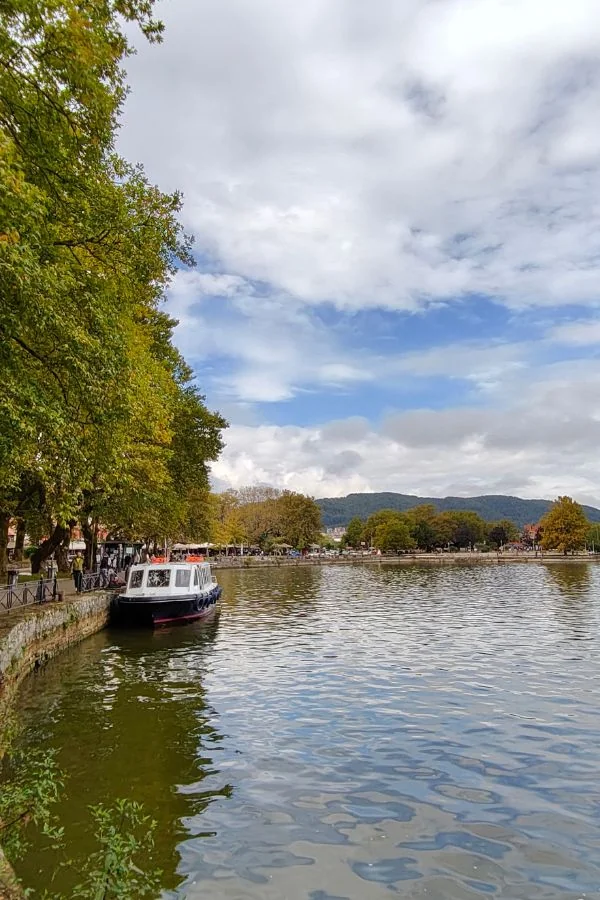 Ioannina – krajobraz miasta położonego w regionie Epir