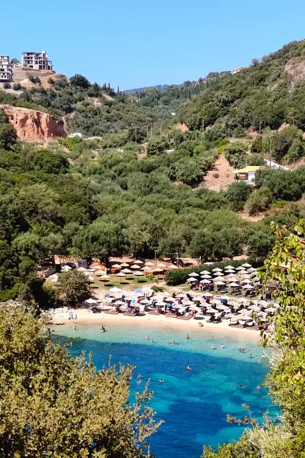 Plaża na wybrzeżu w okolicach Sivoty