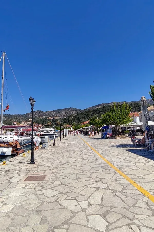 Promenada i nabrzeże w Sivocie