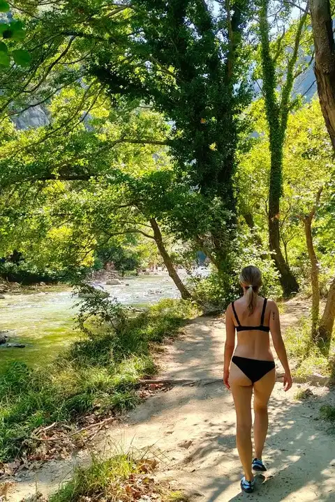 Naturalne otoczenie Acheronu w pobliżu Glyki