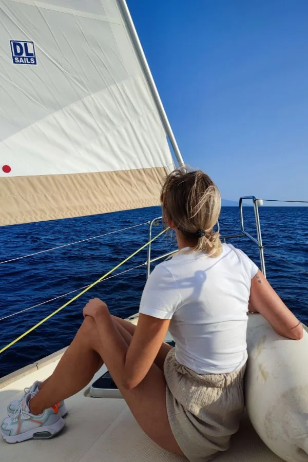 Marina Kavala – jachty i widok na port w Grecji