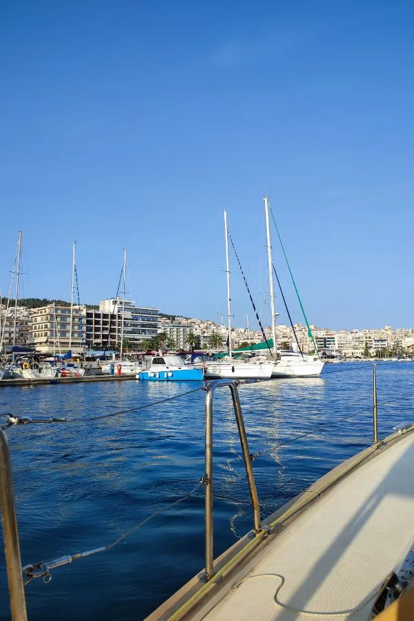 Port Apostolos Pavlos w Kavali – lokalizacja pomostów