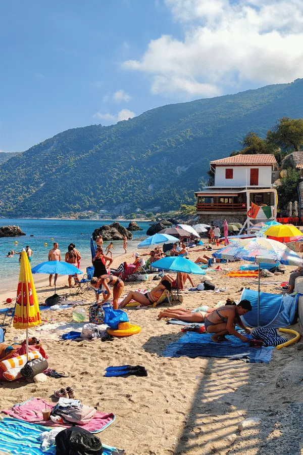 Plaża i zatoka Agios Nikitas na Lefkadzie
